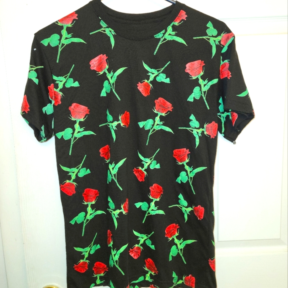 Rose Desing Tee by Fresh Laundry